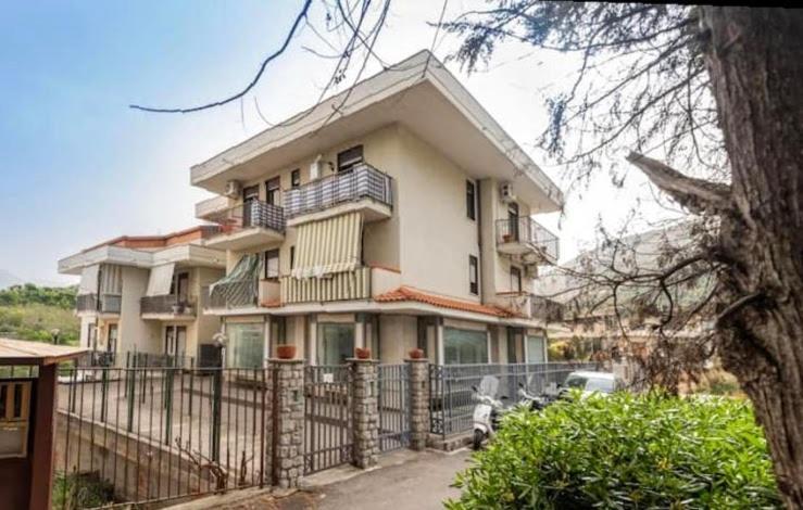 Casa Vacanza - I Mulini Con Parcheggio Gratuito Incluso. Монреале Екстер'єр фото